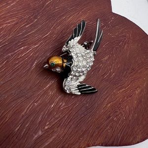 Vintage bird Silver Tone Rhinestone Animals Brooch Gold Tone Head And Green Eye